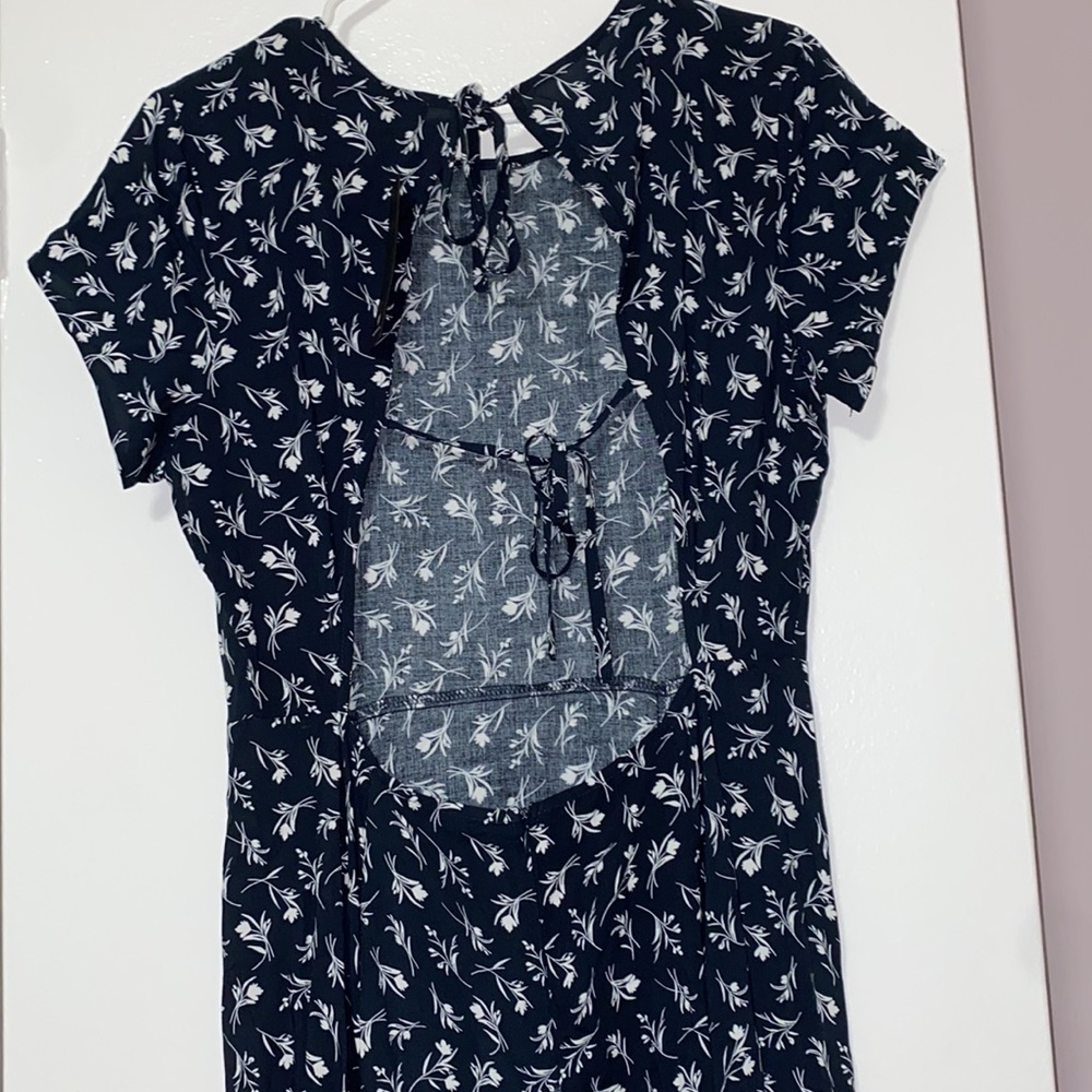 Size L New Desires Navy Blue Floral Print Backless Maxi Dress from Lulus‎ - Picture 4 of 7
